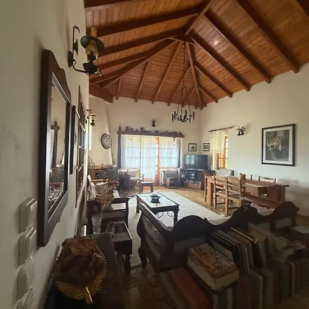 Arcadianis Lakeview At Psari Arcadias Vila *